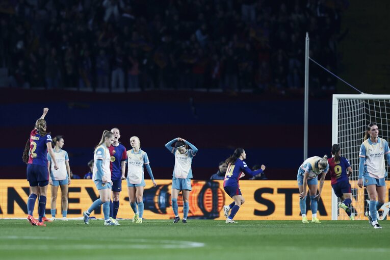 「ユイさん、大好きです」“マンCを熟知”なでしこ新監督ニールセンが就任会見で評価も…長谷川唯と藤野あおばがバルサ戦完敗で見せた素顔(15)