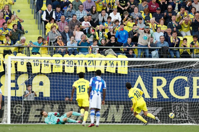 「久保建英とシルバが絡めば何かが起こる」でも2人の代わりは…不調ソシエダで奮闘“タケのクロスバー直撃弾、古巣選手との旧交”を撮った(35)