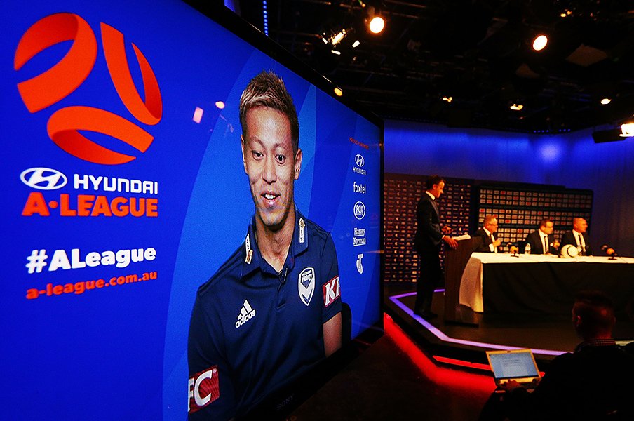 本田圭佑の新天地オーストラリア。現地の巨大な期待、そして裏事情。<Number Web> photograph by Getty Images