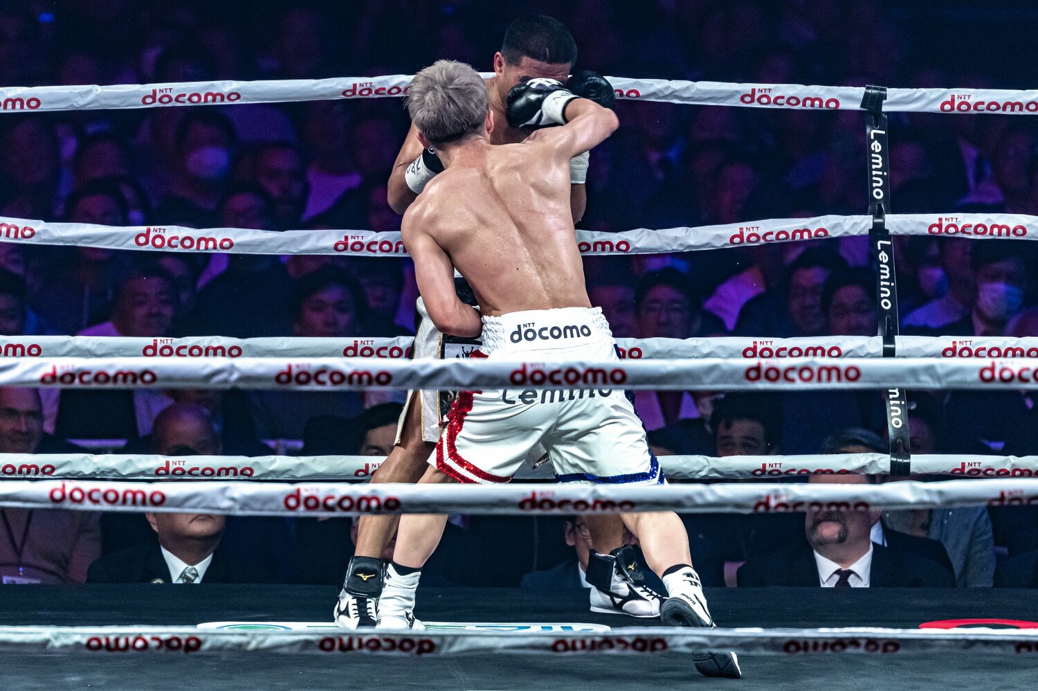 ４回、タパレスのダウンシーン（1枚目／全2枚中）©︎Takuya Sugiyama