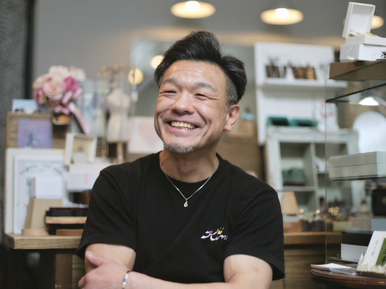 大橋ジムの後輩たちの活躍に目を細める川嶋勝重　©Yuki Suenaga