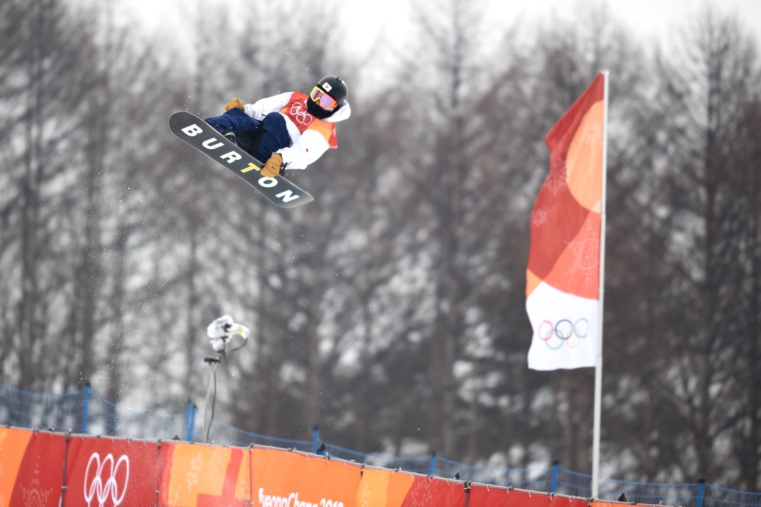 「息継ぎしている時間もない」ほどの好難易度トリックを連続で決める平野　©JMPA