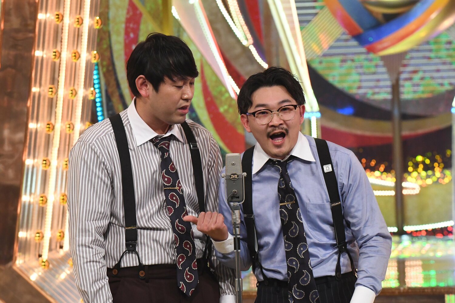 1本目は6番手で「友達が欲しい」のネタをかけ、665点を記録。1位で初の最終決戦進出を果たし、最終決戦では3番手で登場。「割り込み」のネタで勝負した　©M-1グランプリ事務局