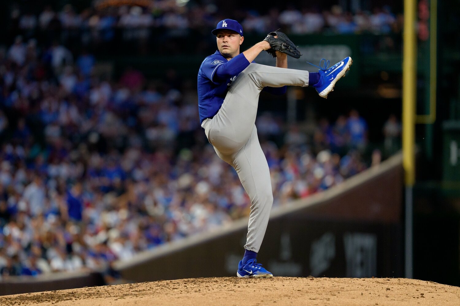 ドジャースで早速先発登板したスクーバル　©Getty Images