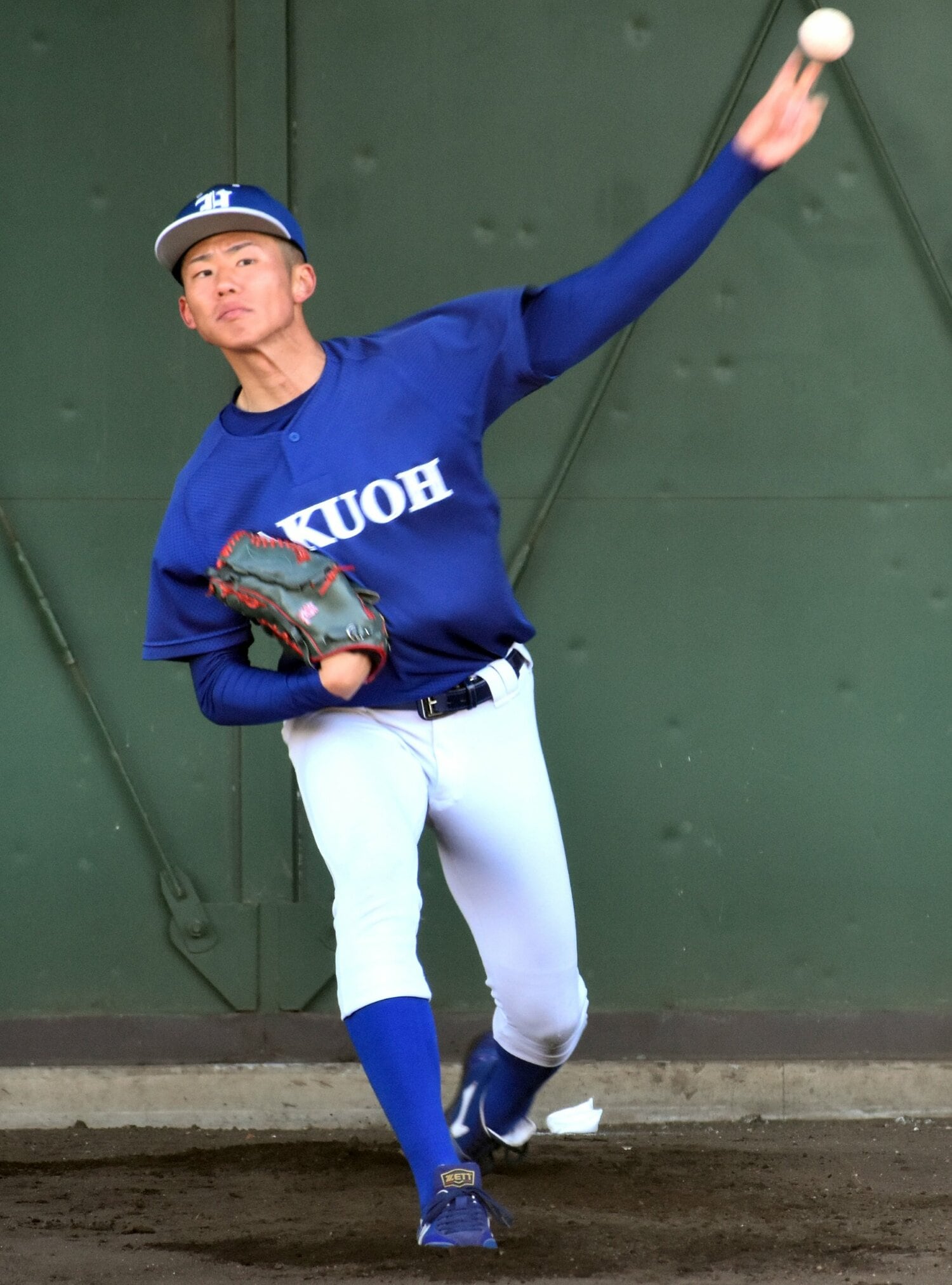 曽谷龍平（投手・白鴎大・182cm77kg・左投左打・明桜高）　©Sankei Shimbun