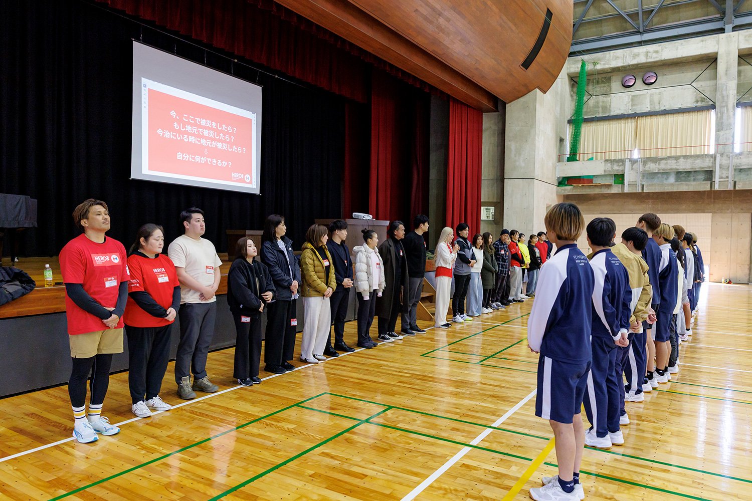 植林活動の前日にはアスリートと高校生たちとの交流の時間が設けられた