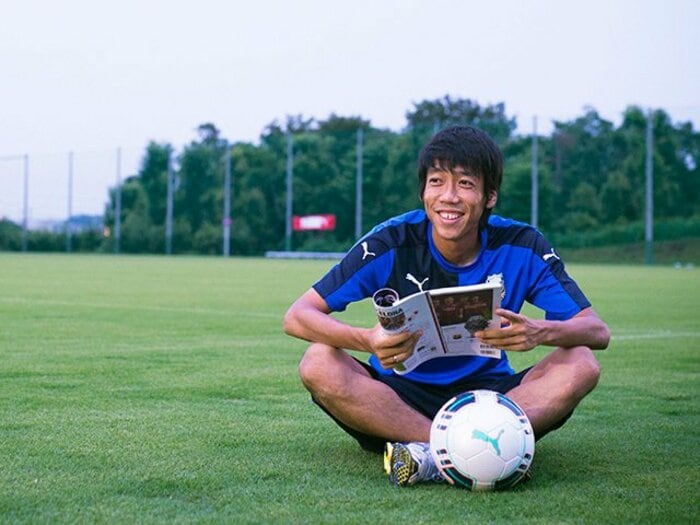 “名鑑マイスター”中村憲剛が語る、「現代最高のボランチ」とは誰か？＜Number Web＞ photograph by Asami Enomoto