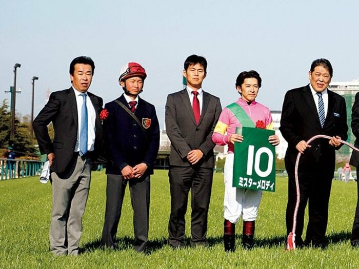 勝率3割、連対率5割超え。藤原英昭厩舎の快進撃は続く。~馬術出身者で固めた異色厩舎~<Number Web> photograph by Photostud