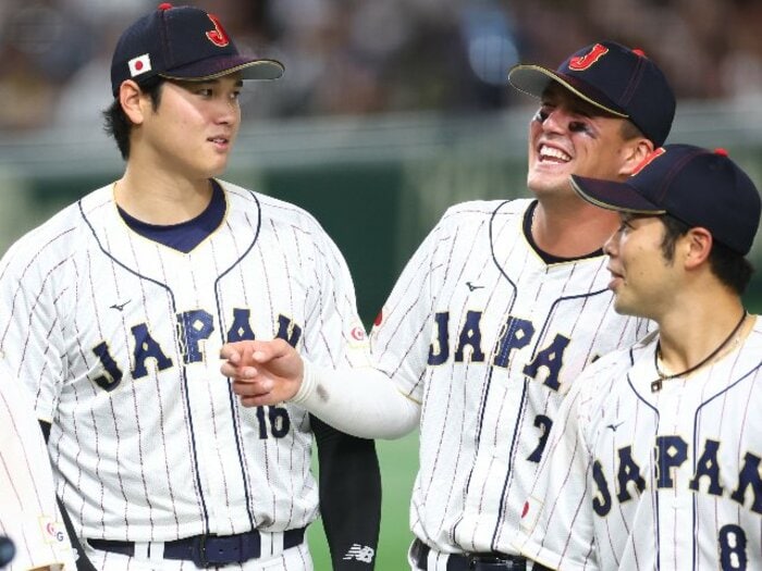 「日本のプロ野球を…なめるなよ…」WBCは“世界甲子園”だ…大谷翔平もヌートバーもスゴいけど、“NPBファンが喜んだ”巨人4番・岡本和真の3ラン＜Number Web＞ photograph by AFLO