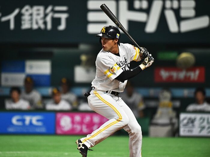 目指す境地はトリプルスリーよりV3。柳田悠岐、4戦連続HRを生んだ「左脇」。<Number Web> photograph by Hideki Sugiyama