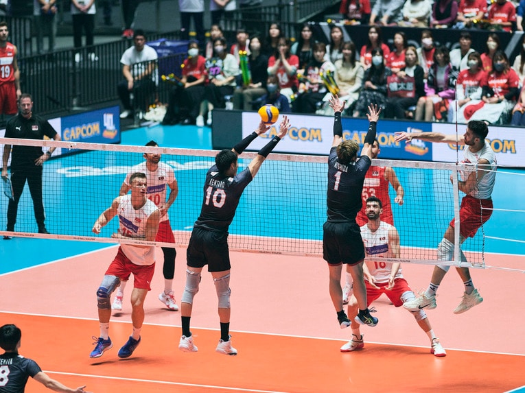 ブラン監督も絶賛する高橋健太郎のブロック　©︎Yuki Suenaga