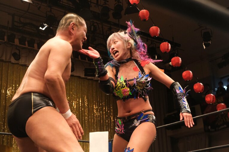 鈴木みのるに対して全力でぶつかったウナギ