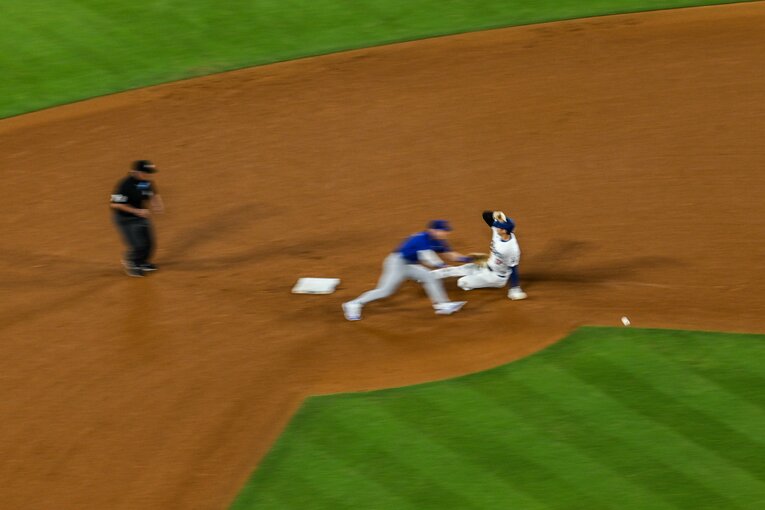 盗塁を成功させる大谷翔平　現地最新ショット　©Nanae Suzuki