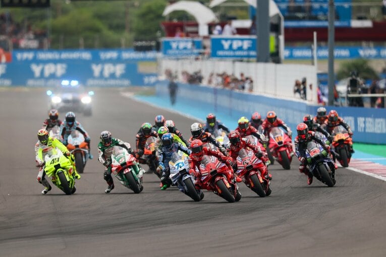 アルゼンチンGPのマルケス兄弟の走り　©Satoshi Endo