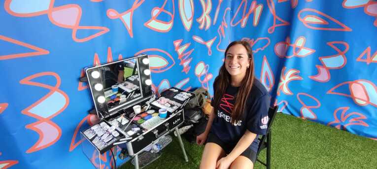 無料で写真を撮り、メールで送ってくれる　©Hiroaki Sawada