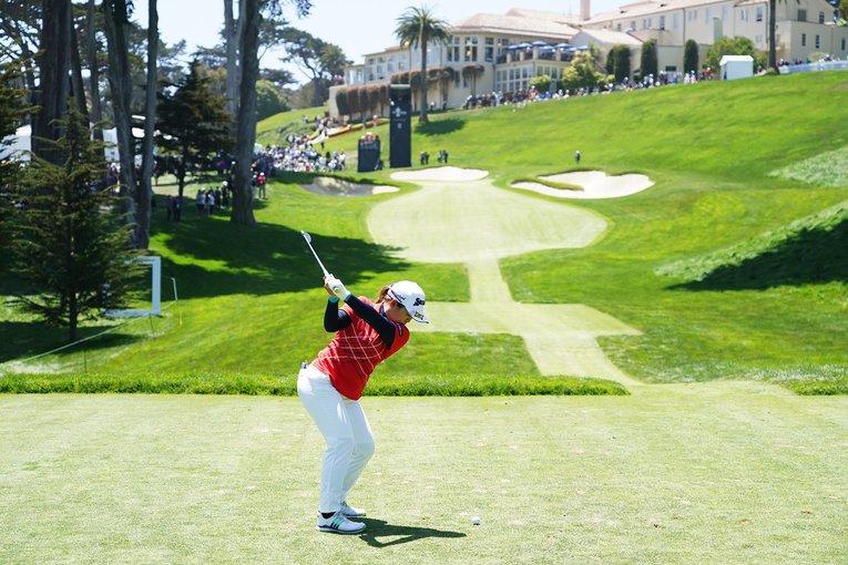 畑岡奈紗のティショット　©︎Shizuka Minami