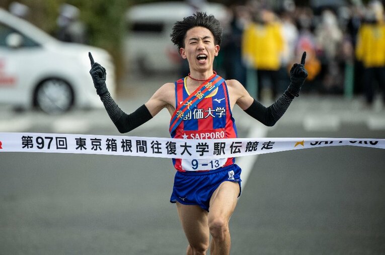 大波乱の箱根駅伝を演出した創価大学の下克上。往路では、2位駒大に2分以上の差をつけてゴールした ／ photograph by Nanae Suzuki