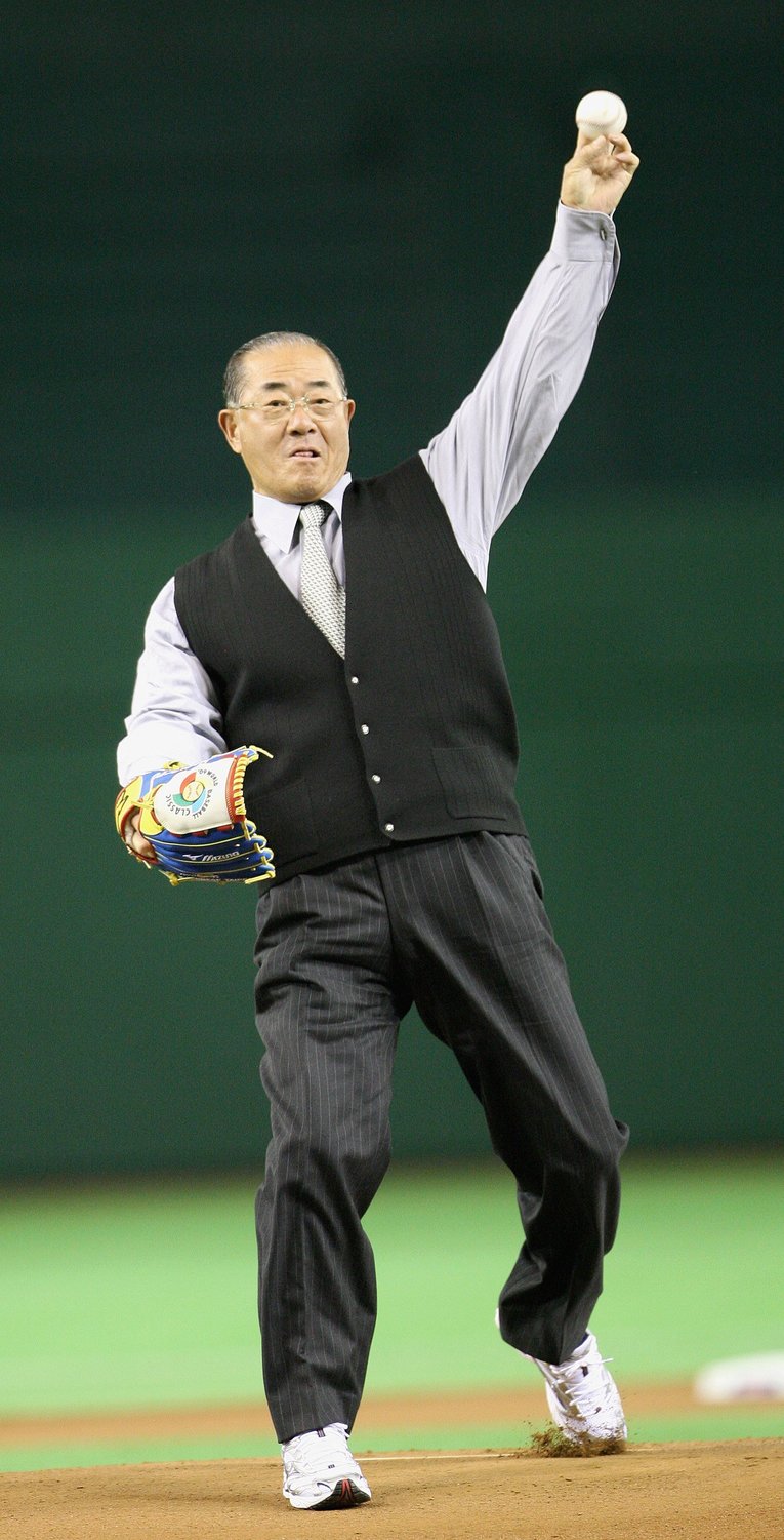 WBCで始球式する張本氏©Getty Images