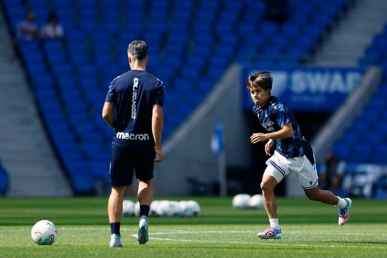 「万全じゃない時に無理を…」久保建英“マドリー戦途中出場”のナゼ「ソックスを履く左足首に包帯が」異変にカメラマンは気づいた(4)