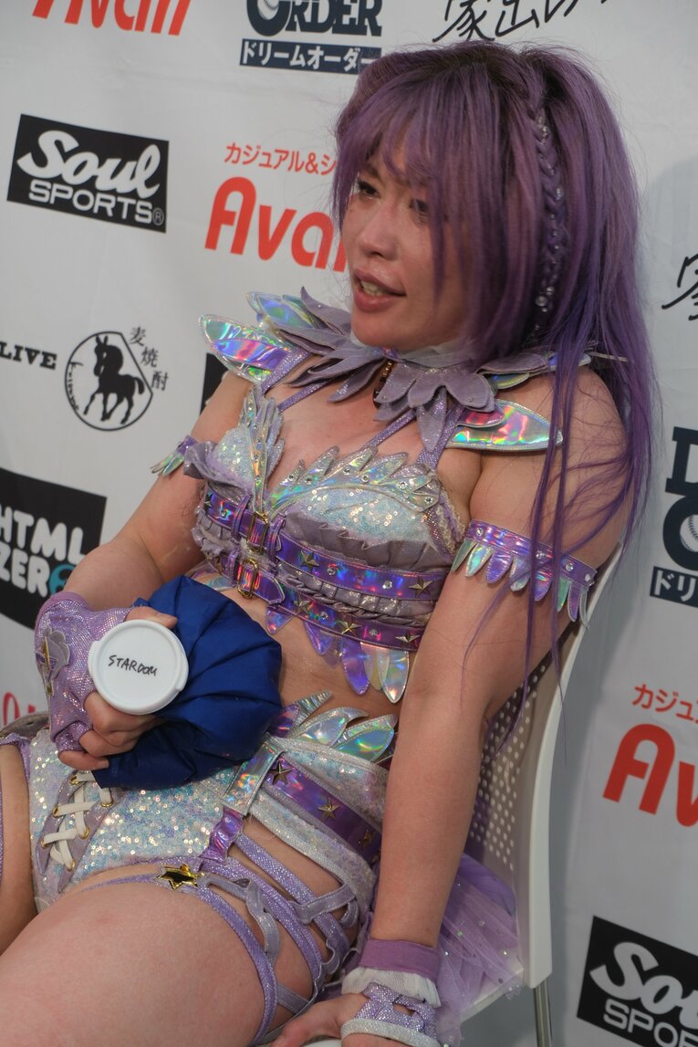 インタビュースペースでは「全然落ち込んでない！ 落ち込んだことないので」　©Norihiro Hashimoto