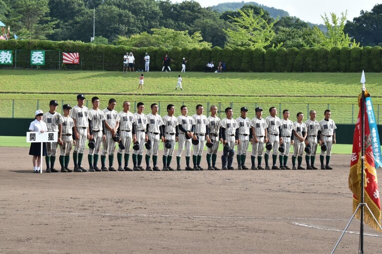 開星高校時代。左から4人目が本人。6人目は山本大斗（ロッテ）　©Kota Inoue