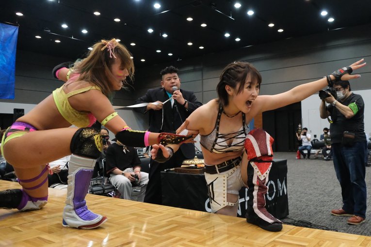 ウナギvsなつぽい　©Norihiro Hashimoto