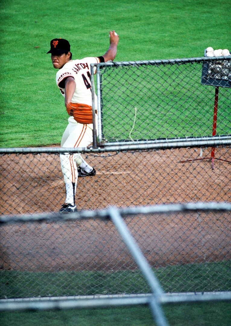 投球練習する斎藤　©︎BUNGEISHUNJU