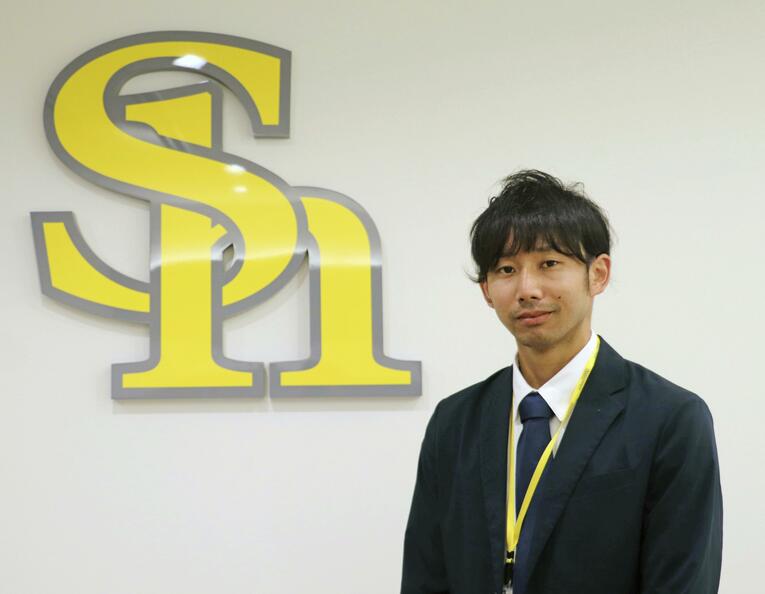 球団職員の伊藤大智郎さん ©KYODO