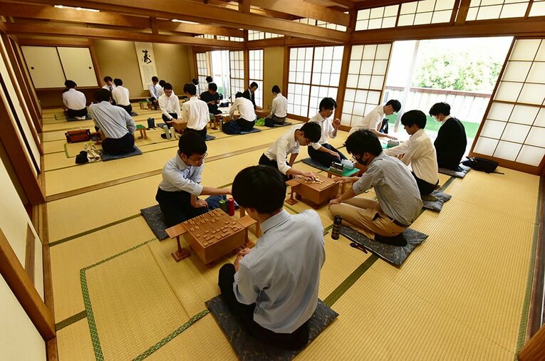 例年、激しい戦いとなる三段リーグ。2025年度、将棋界は最多となる7人の新四段が生まれた（写真はイメージ） ／ photograph by 日本将棋連盟