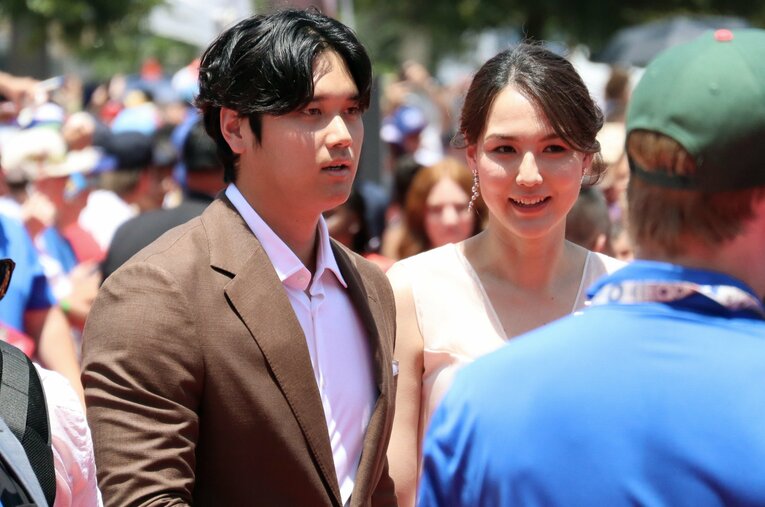 大谷翔平＆真美子夫人の華麗なレッドカーペット集（全3枚中の1枚目）　©JIJI PRESS