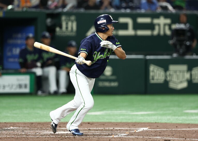 石川は投手で最長となる24シーズン連続安打を放った　©JIJI PRESS