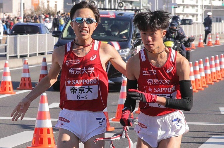 4年連続で箱根駅伝の3区を走った帝京大の遠藤大地。大学ランナーの実力者はなぜ実業団ではなく就職を選んだのか？ ／ photograph by JIJI PRESS