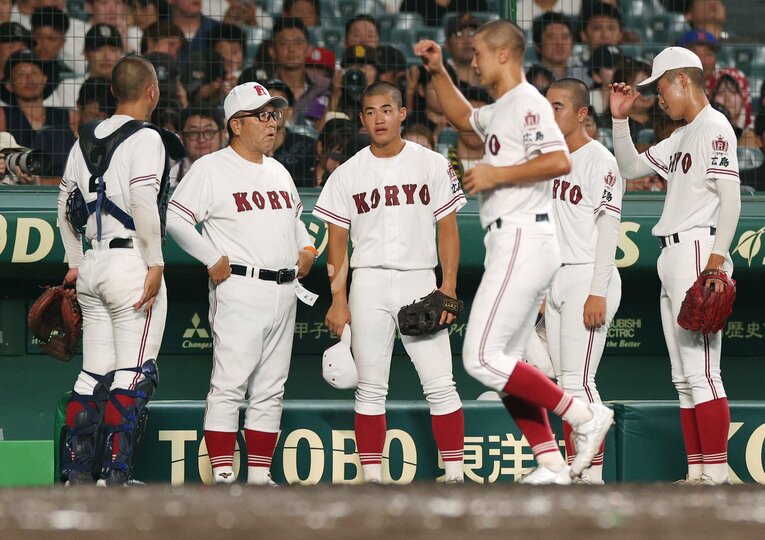 甲子園1回戦の旭川志峯での広陵ナインの様子　©JIJI PRESS