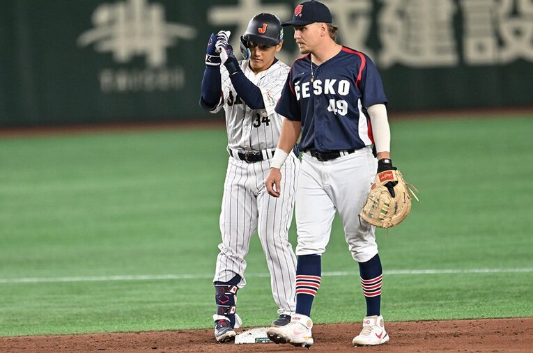 度重なるタイムリーで「ペッパーグラインダー」もお馴染みの姿に　©Naoya Sanuki