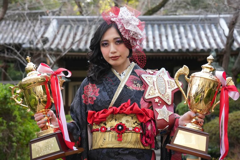 プロレス大賞MVP・上谷沙弥の振袖撮りおろしフォト　©Essei Hara