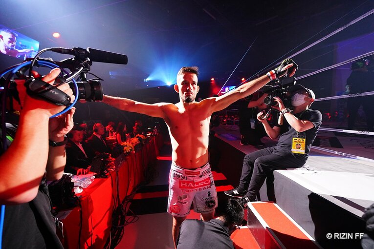 “絶対の寝技”はグレイシーの再来か…クレベル・コイケが“悪童”に完勝、RIZINフェザー級の中心は誰に？「アサクラともう一回、かな」(11)