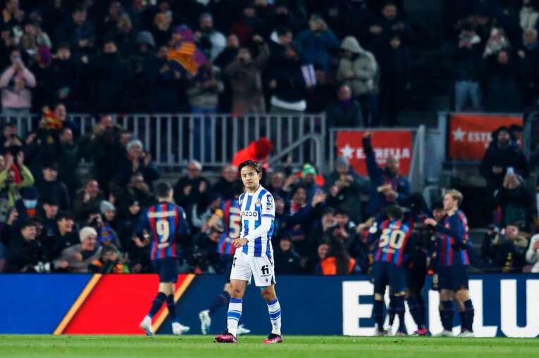 「クボのことは知ってるよ」バルササポに久保建英が笑顔で… 放送なしが惜しい「名手ブスケッツが声を荒げた」鮮烈プレー〈現地撮影〉(62)