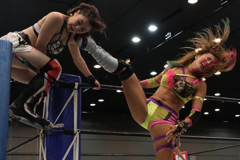 ウナギvsなつぽい　©Norihiro Hashimoto