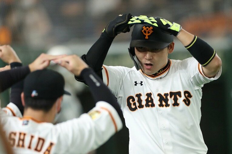 例年とは異なるハードな日程、チームでただひとり全試合出場を続ける丸佳浩（9月30日現在） ／ photograph by Jiji Press