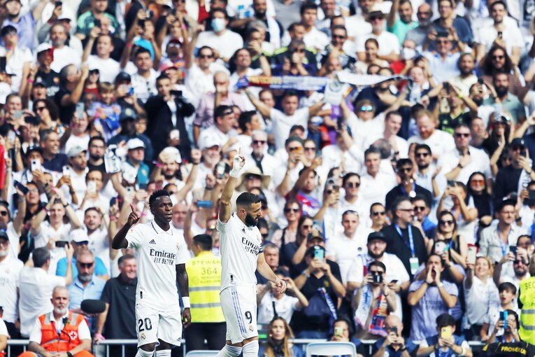 バルサの「タレント頼みで大雑把な攻撃＋脆いDFライン」危機的な不甲斐なさ… “盤石マドリーと明暗くっきりクラシコ”を撮った(19)