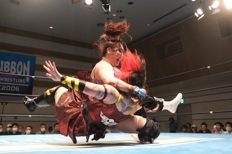 「やせたら可愛いのに」世間の声との闘い…“プラスサイズモデル”も務める女子レスラー・まなせゆうなの思い「ありのままの自分を愛せばいい」(38)