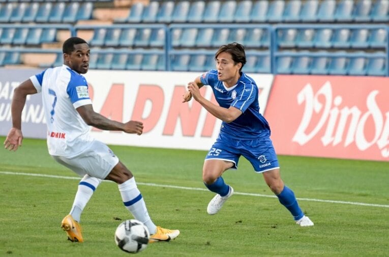 クロアチア1部リーグのバラジディンに所属する25歳の浦田樹。インタビュー前編では、そのユニークな経歴について話を聞いた ／ photograph by Siniša Sović / NK Varaždin