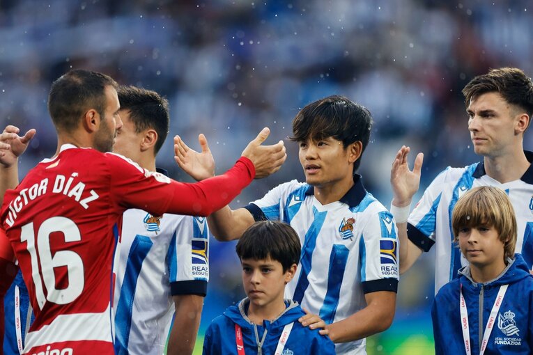 久保建英2ゴールでソシエダスタッフ「なんて日だ！」“動画には映らない”タケの喜怒哀楽…ナゾの“16メッセージ”は本人談「ヒミツです」(6)