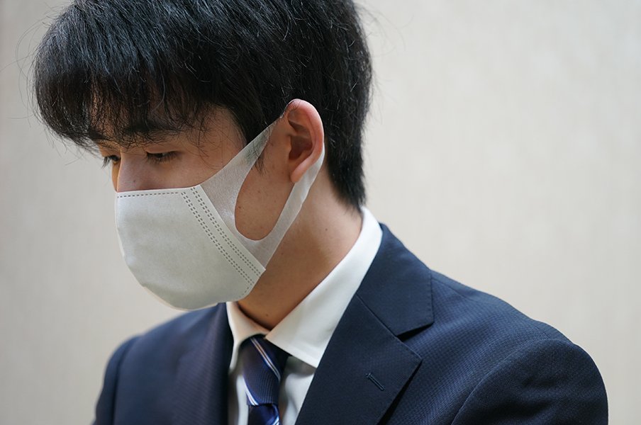 藤井聡太19歳 “泣きながら勝った小学校3年生”が10年弱で《史上最年少四冠・竜王獲得》…タイトル経験者が「力負け」と脱帽する成長の源とは<Number Web> photograph by 日本将棋連盟