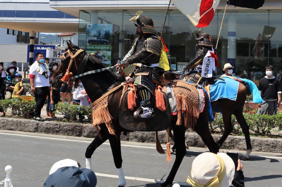 ゴールドシップ産駒の人気馬・ブラックホール“初めての相馬野馬追”に密着! 競馬ファンと引退競走馬をつなぐために必要なこととは?<Number Web> photograph by Akihiro Shimada