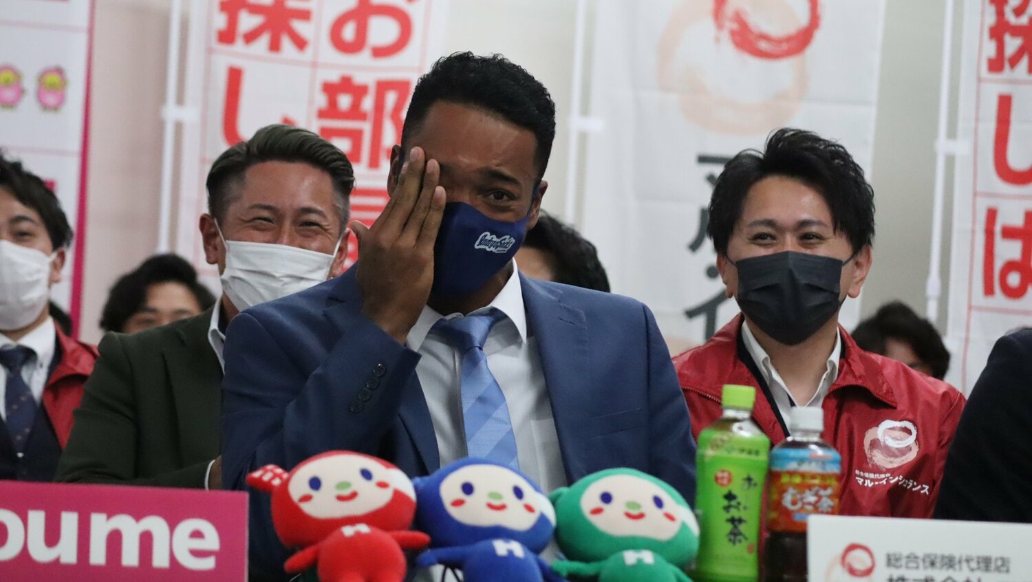 指名で涙する日隈　©Kou Hiroo