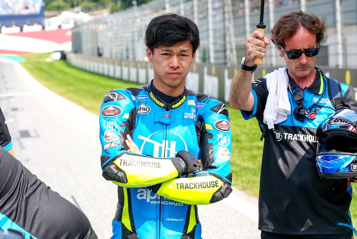 転倒が増え、厳しい戦いを強いられている小椋　©Satoshi Endo