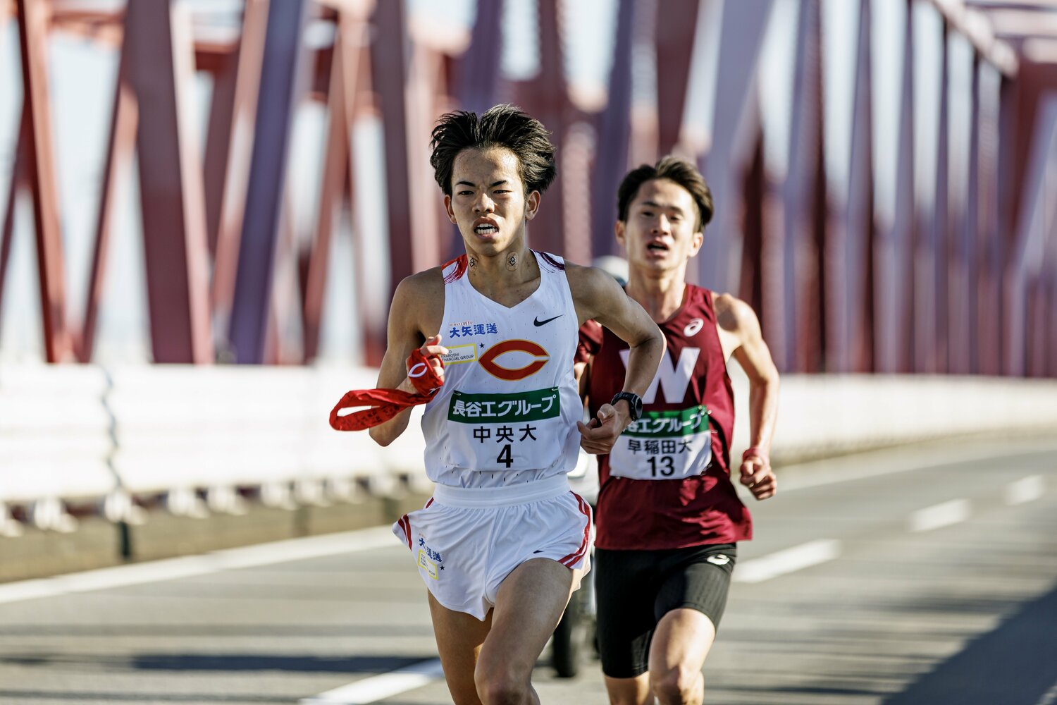 全日本大学駅伝2区を走った中大ルーキー岡田開成（1年）。区間6位でまとめ、12人抜きの走りを見せた　©Kiichi Matsumoto