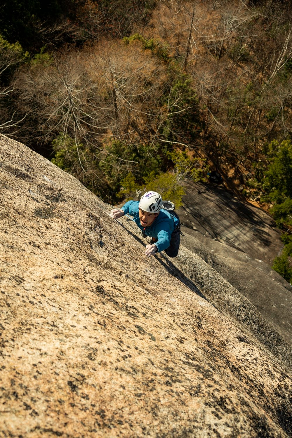 2020年11月、長野県小川山マラ岩の「Pass it on」を完登。倉上が成功するまで数十年もの間、可能性のない岩壁と見られていた ©Masazumi Sato