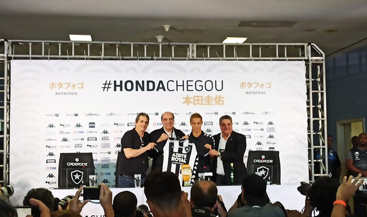 加入時会見の様子(c)Hiroaki Sawada